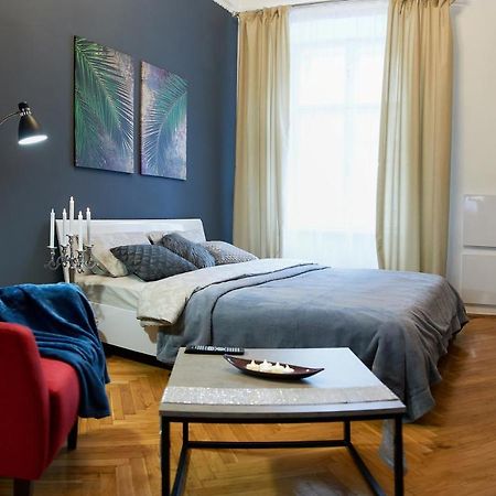 Stylish Apartments In The Center Lviv Exterior foto
