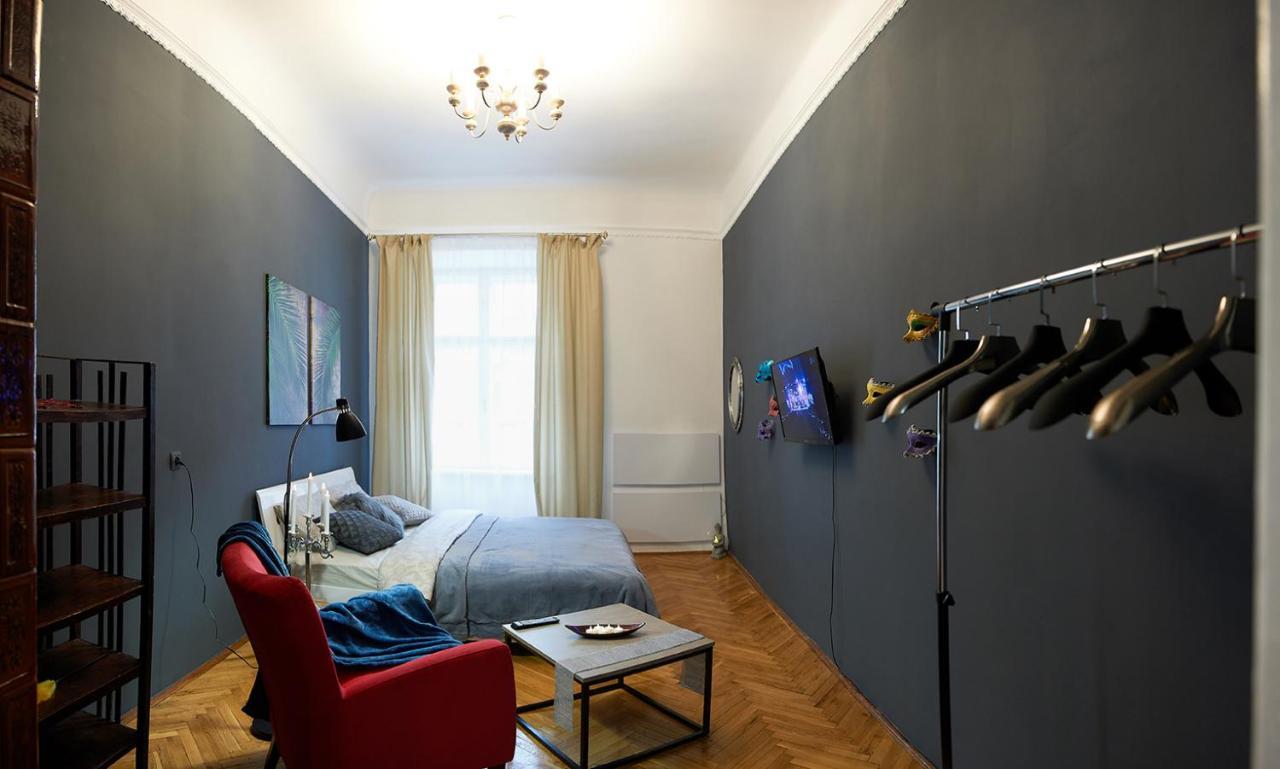Stylish Apartments In The Center Lviv Exterior foto