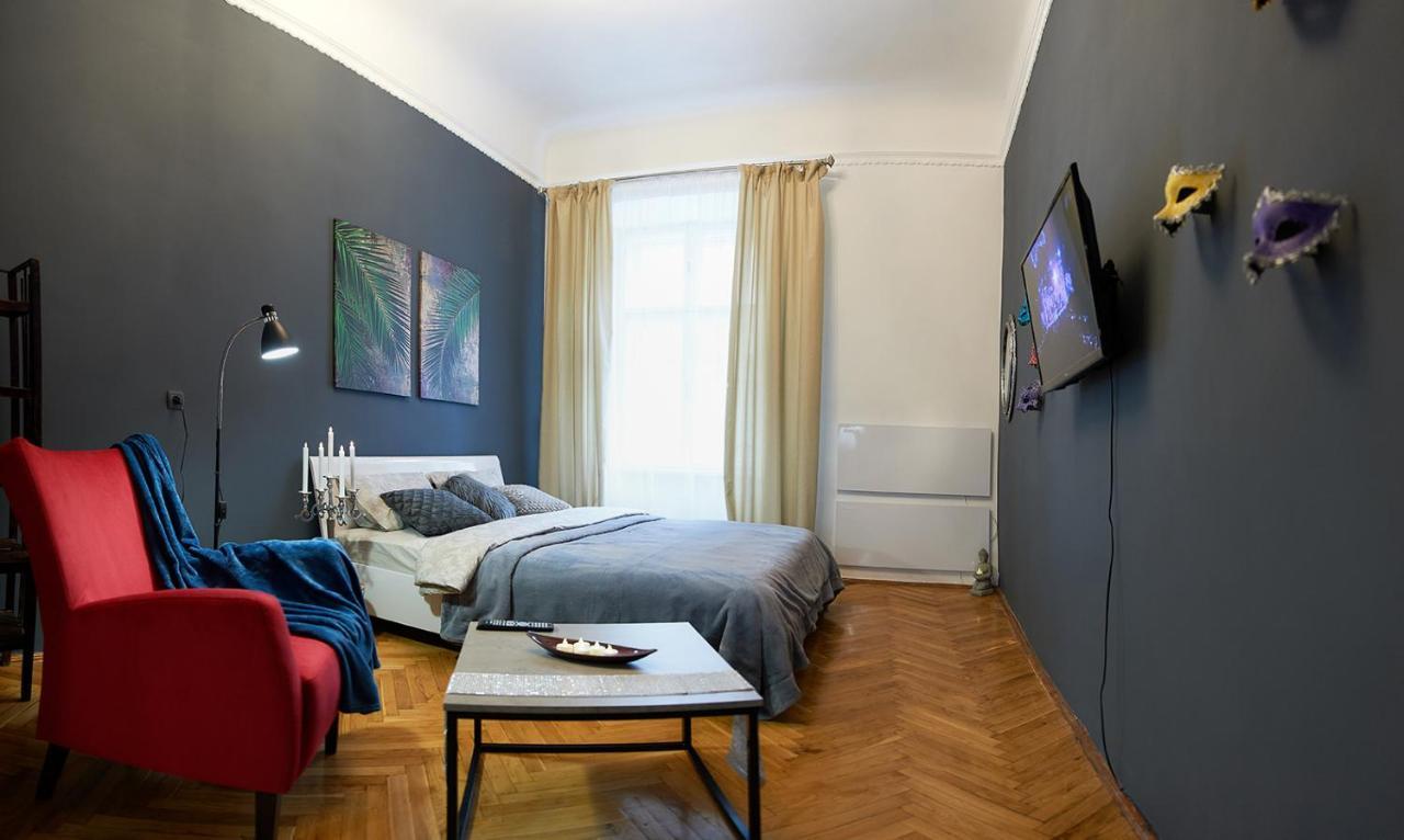 Stylish Apartments In The Center Lviv Exterior foto